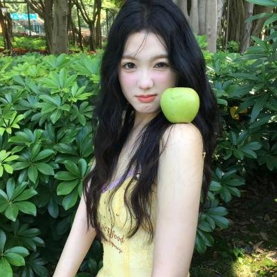 石榴裙下